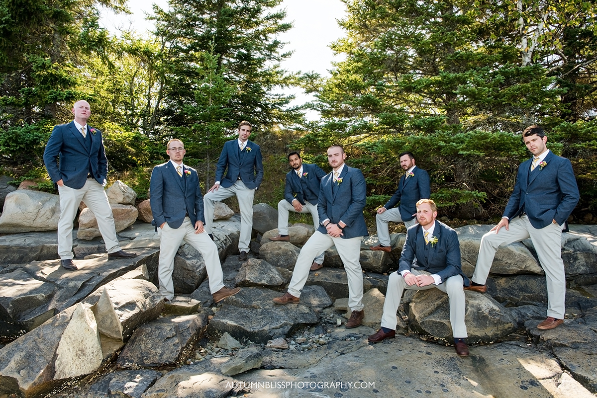 groom-and-groomsmen-creative-classic-portrait