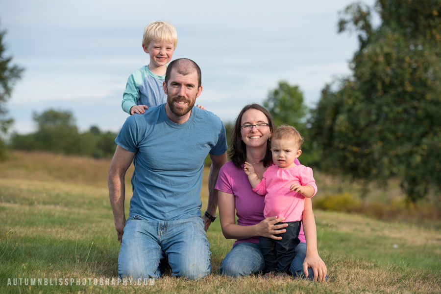 family-outside-posing-nh-photographer