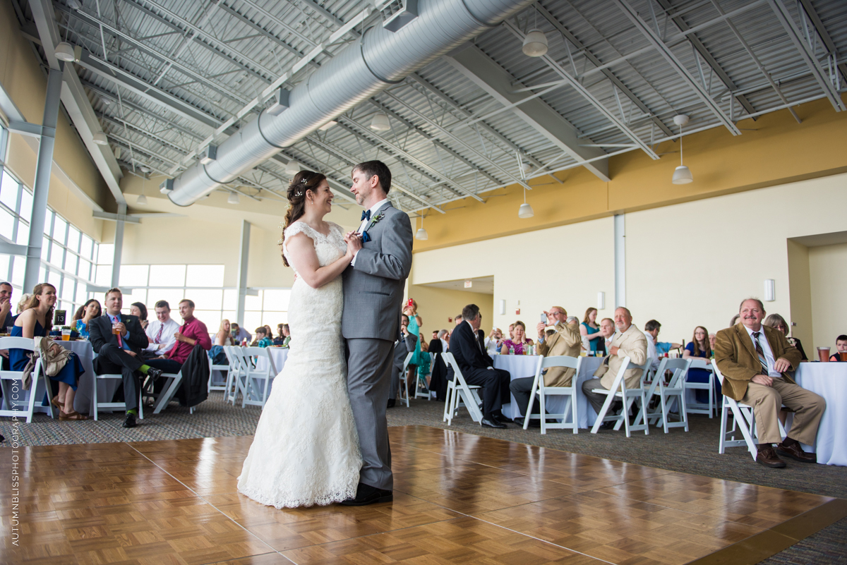 bride-and-groom-dancing